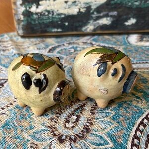 Vintage Tonala Mexican Pig Salt & Pepper Shakers pottery ceramic green blue